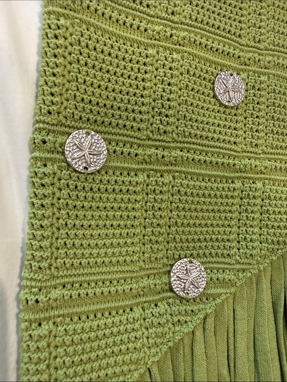 Sandro green too and skirt set with silver tone medallion embellishments - Picture 3 of 7